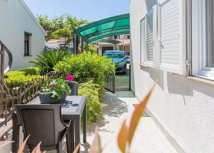 아파트 Besonderes Mit Eigener Galerie Im Dachgeschoss - Nur Wenige Minuten Zum *